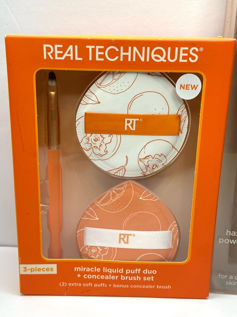 Real Techniques Makeup Set & Brush + Sprinkles Body Butter Duo - Orange, Purple - Picture 2 of 4